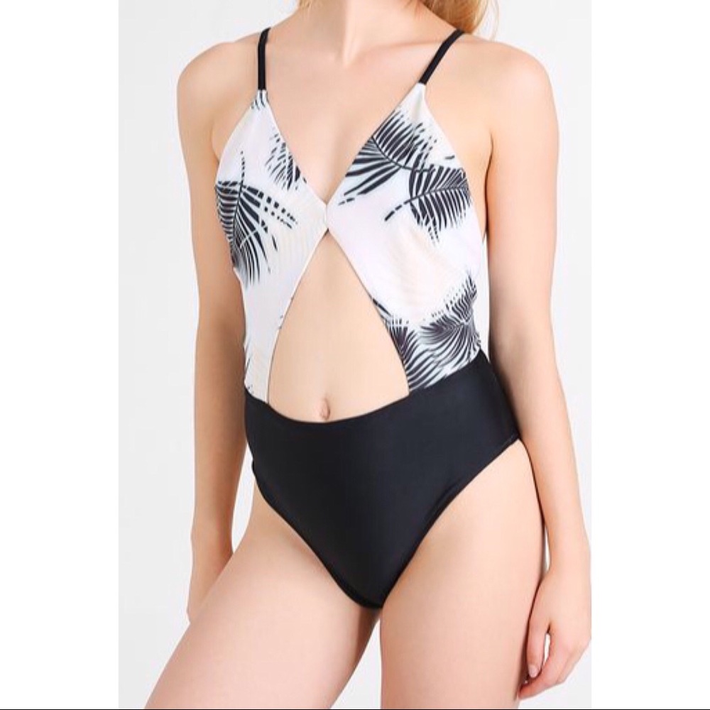 ISLA ONE PIECE